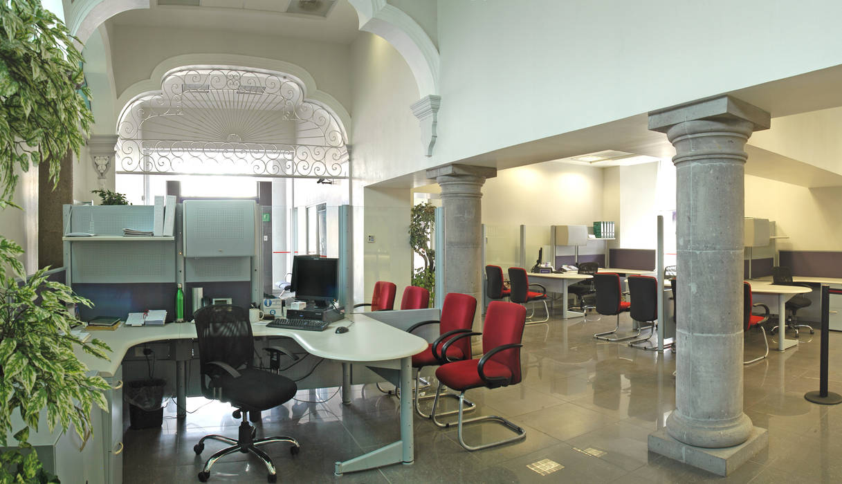 Sucursal Bancaria en Ciudad Guzmán, Mezzanine Arquitectura Mezzanine Arquitectura Espacios comerciales Edificios de Oficinas