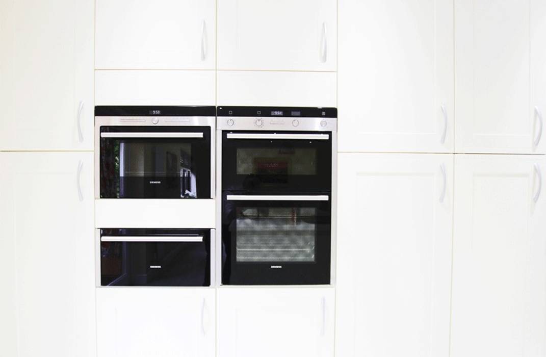 White Kitchen Units With Orange Accents, Rebecca Coulby Interiors Rebecca Coulby Interiors Kitchen Sinks & taps
