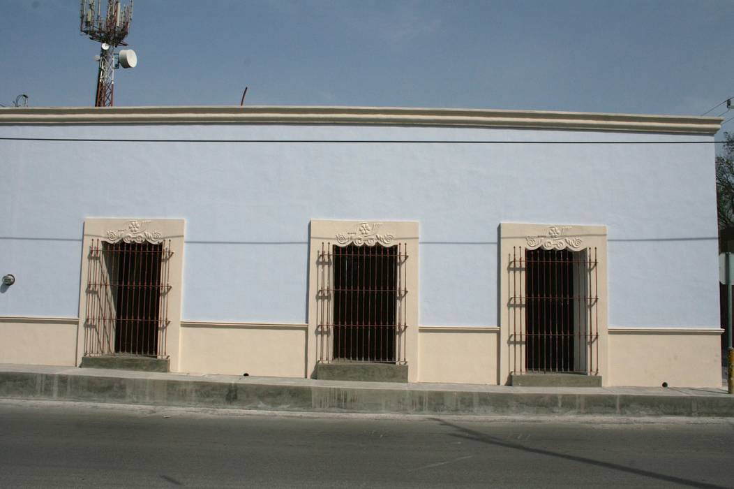 FACHADA JORGE CORTÉS Arquitectos Casas coloniales