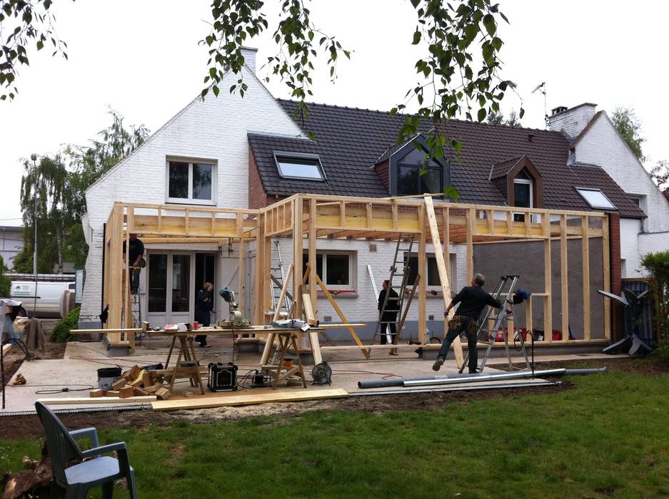 EXTENSION BOIS D’UNE MAISON INDIVIDUELLE A MARCQ-EN-BAROEUL, AMIOT ARNOUX ARCHITECTES AMIOT ARNOUX ARCHITECTES Rooms