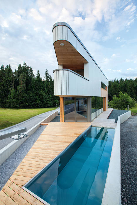 Schwimmkanal passt perfekt zur Architektur, Polytherm GmbH. Polytherm GmbH. Kolam Renang Modern Pool