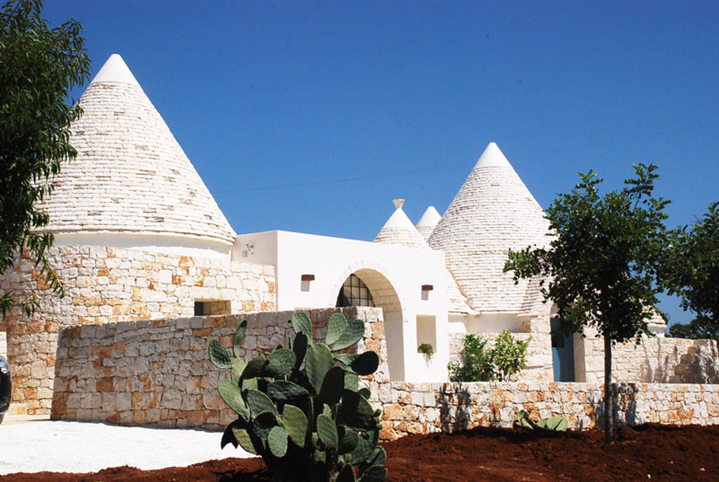 Trullo Chiobbica, PAOLA REBELLATO ARCHITETTO PAOLA REBELLATO ARCHITETTO Country style house