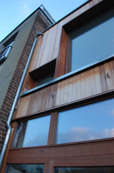 Extension en bois d'une maison à Uccle, KARBON' KARBON' Maisons originales