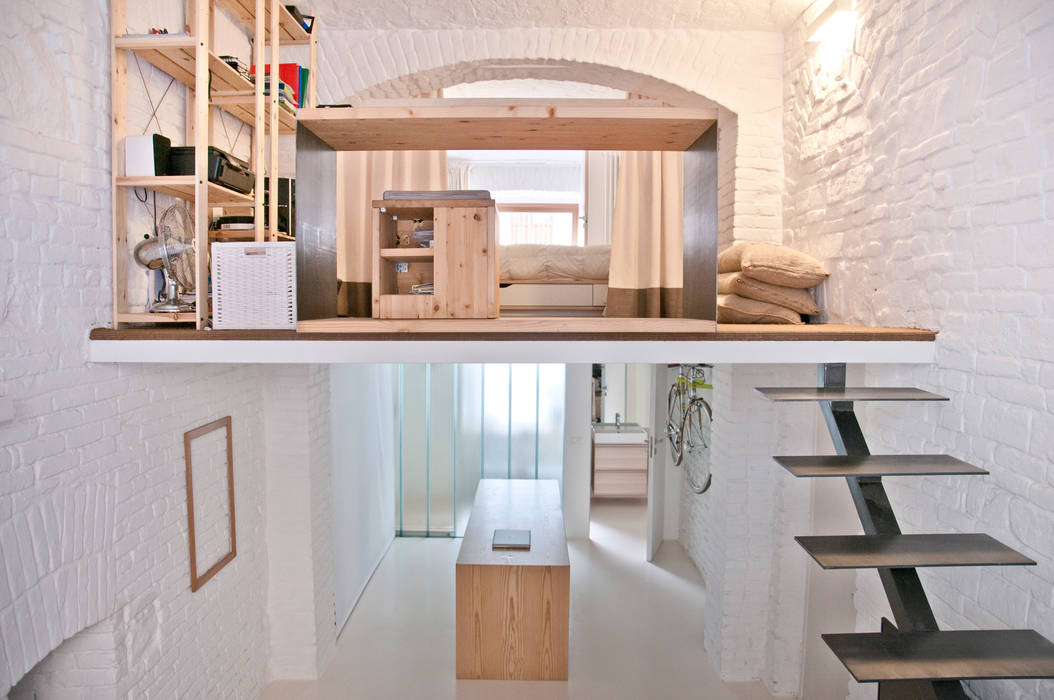 FROM SHOP TO LOFT: Realizzato un alloggio/studio professionale per un giovane professionista , R3ARCHITETTI R3ARCHITETTI Estudios y despachos de estilo minimalista Accesorios y decoración