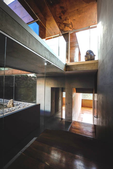 Casa Narigua , P+0 Arquitectura P+0 Arquitectura Pasillos, vestíbulos y escaleras modernos
