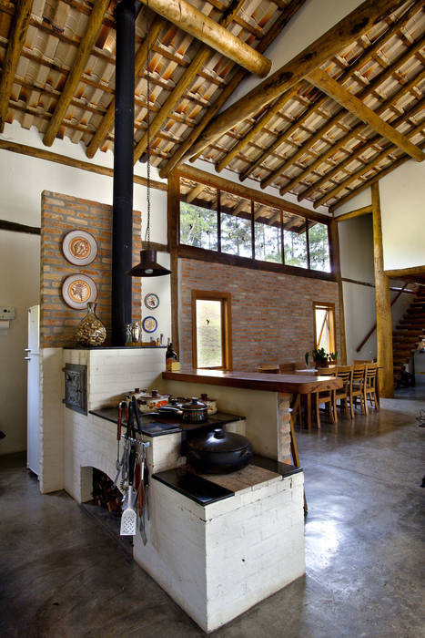 Moradia Rústica em São Lourenço da Serra / SP, Bianka Mugnatto Design de Interiores Bianka Mugnatto Design de Interiores Rustic style house