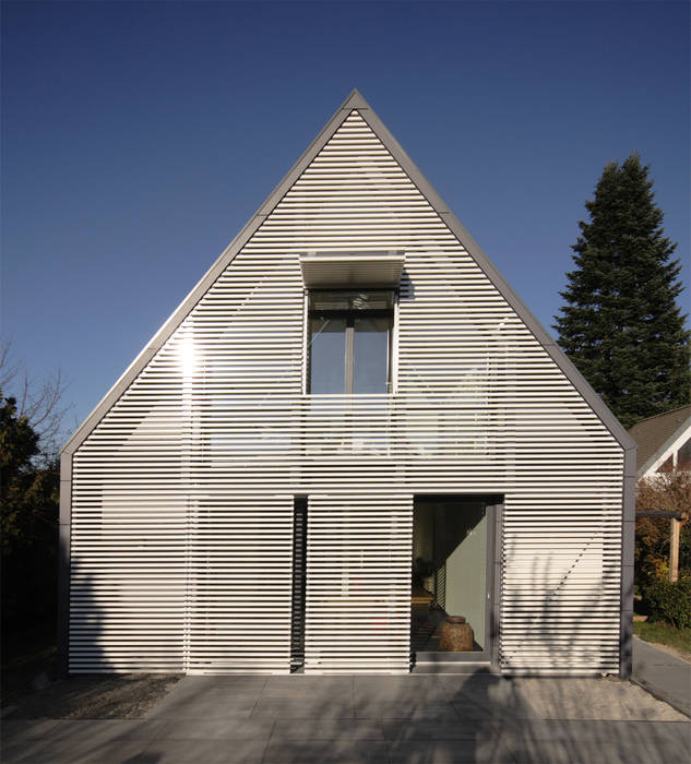 Anbau und Sanierung eines Wohnhauses, Haack + Höpfner . Architekten und Stadtplaner BDA Haack + Höpfner . Architekten und Stadtplaner BDA Modern living room