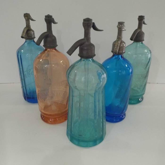 Vintage Soda Syphons Travers Antiques Кухня в классическом стиле Столовые приборы, посуда и стекло