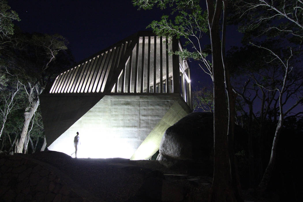Sunset Chapel, BNKR Arquitectura BNKR Arquitectura Espacios