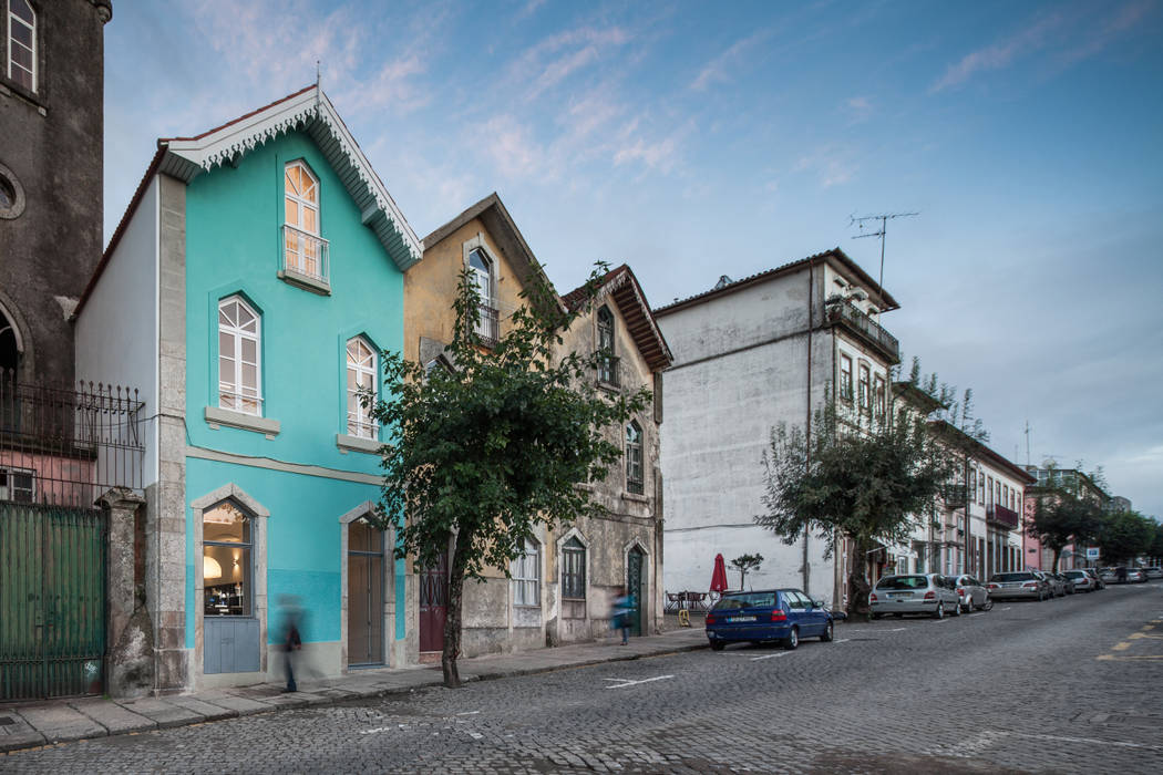 The Three Cusps Chalet, Tiago do Vale Arquitectos Tiago do Vale Arquitectos Eclectische huizen