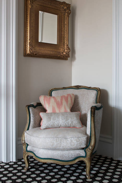 Hallway Roselind Wilson Design Коридор luxury,cushions,chair,wall mirror,cream walls