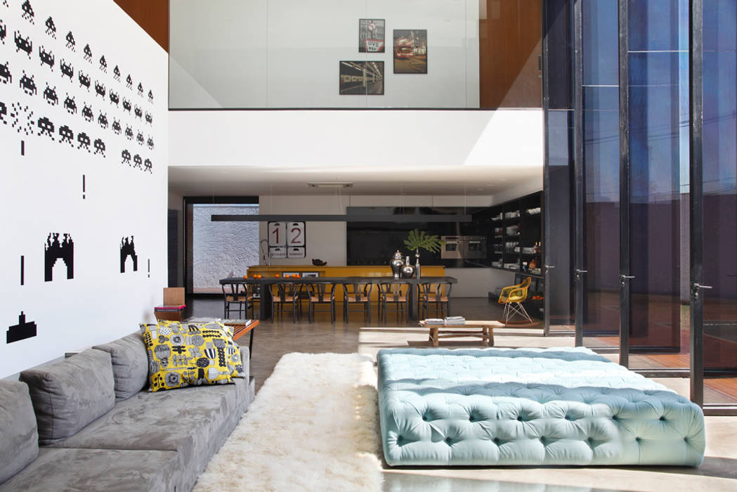 LA HOUSE STUDIO GUILHERME TORRES Modern living room