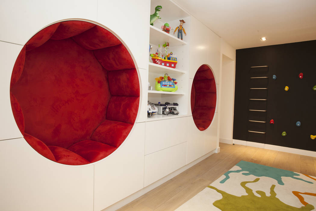 Play Room Roselind Wilson Design 모던스타일 아이방 kids room,playroom,rug,shelves,kids decor,interior design