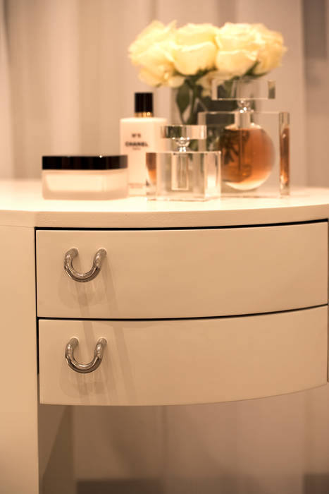 Detail Roselind Wilson Design Casas clássicas dressing table,accessories,luxury