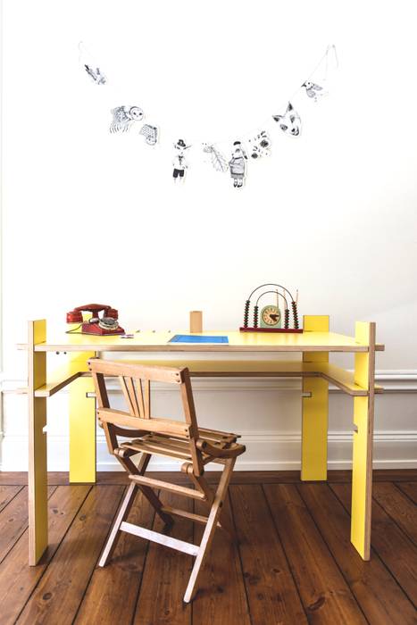 IO Desk Moho Store Modern nursery/kids room Desks & chairs