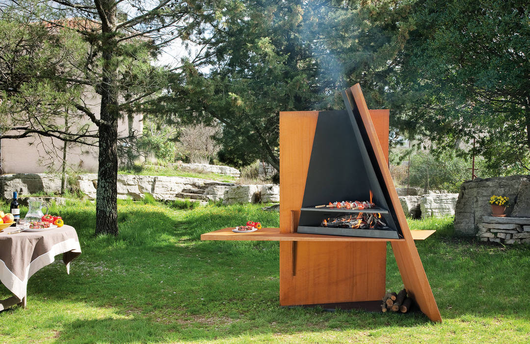 homify Salas modernas Chimeneas y accesorios