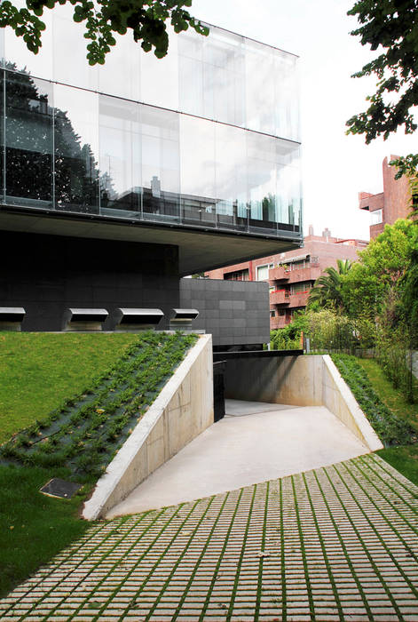 Acceso garaje g&c arquitectos | homify