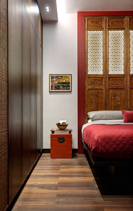 oriental vintage, ample design co ltd ample design co ltd Bedroom Property,Wood,Interior design,Orange,Architecture,Flooring,Comfort,Floor,Wall,Line
