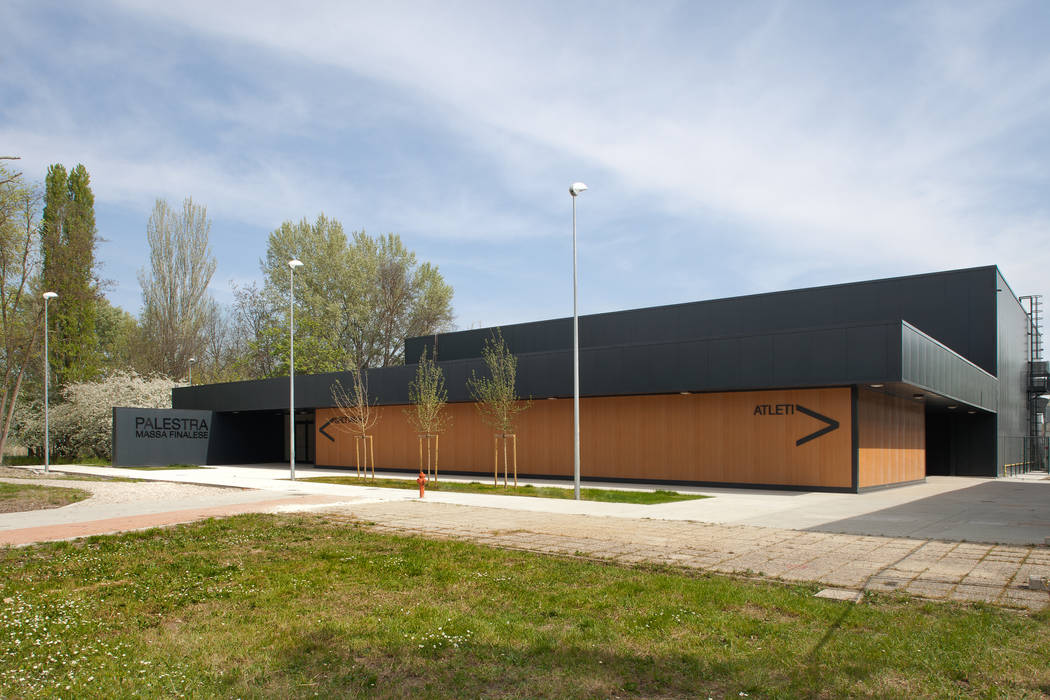 Temporary School Gymnasium, Didonè Comacchio Architects Didonè Comacchio Architects Espacios comerciales