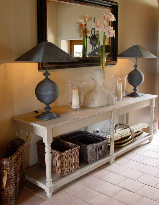 Hallway in an Italian Villa Clifford Interiors Cucina Lavandini & Rubinetti