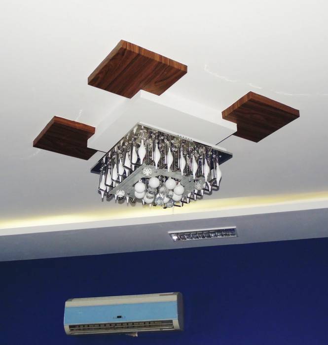 Wooden Films On Plaster Of Paris Ceiling With Designer