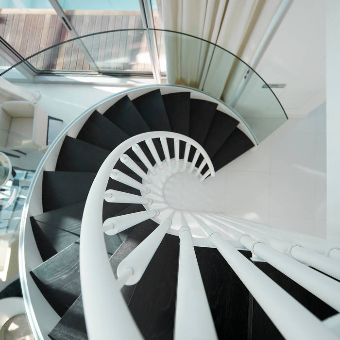 ÁTICO BILOV, Molins Design Molins Design Mediterranean style corridor, hallway and stairs