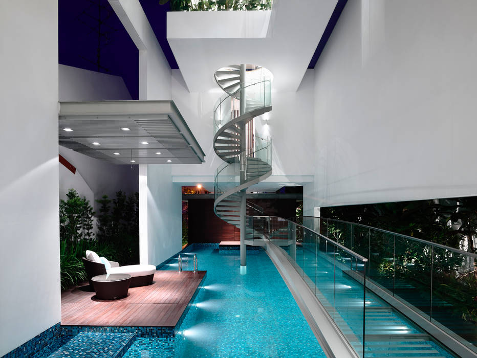 Bridge Over Water, HYLA Architects HYLA Architects Moderne Pools