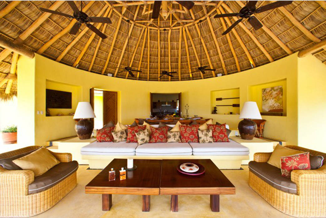 Estancia, Casa Caracol, Punta Tortugas; BR Arquitectos. BR ARQUITECTOS Livings de estilo tropical Salas y sillones