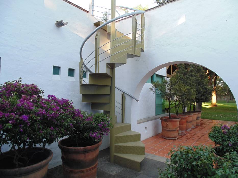 Huerta en Tesistán, Taller Luis Esquinca Taller Luis Esquinca Modern corridor, hallway & stairs