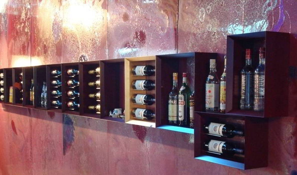 Botellero de pared Esigo 5 Esigo SRL Espacios comerciales Madera Acabado en madera Oficinas y locales comerciales