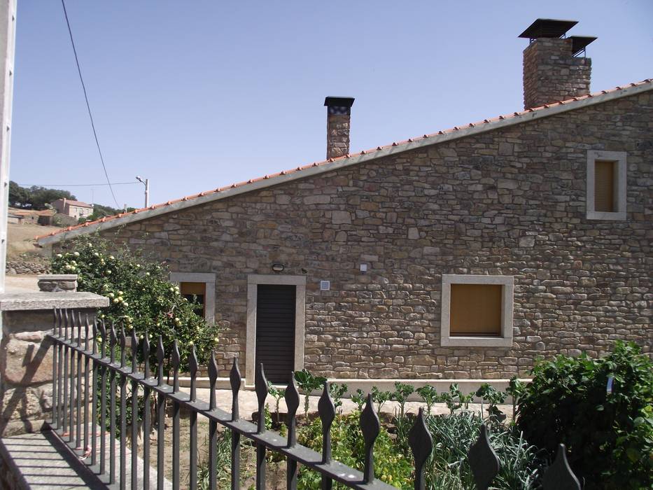 VIVIENDA UNIFAMILIAR , Meana Arquitectos Meana Arquitectos Casas de estilo rural