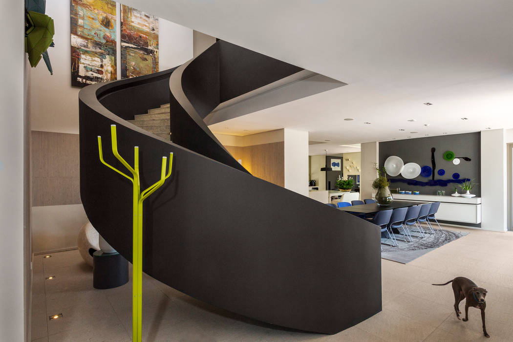 House Shoeman interior, C7 architects C7 architects Modern corridor, hallway & stairs