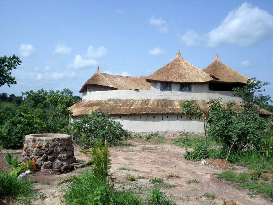 Maison MH - Tata Somba au Bénin, Ania Klukowski / architecte et Michel Grasso / architecte Ania Klukowski / architecte et Michel Grasso / architecte Country style house