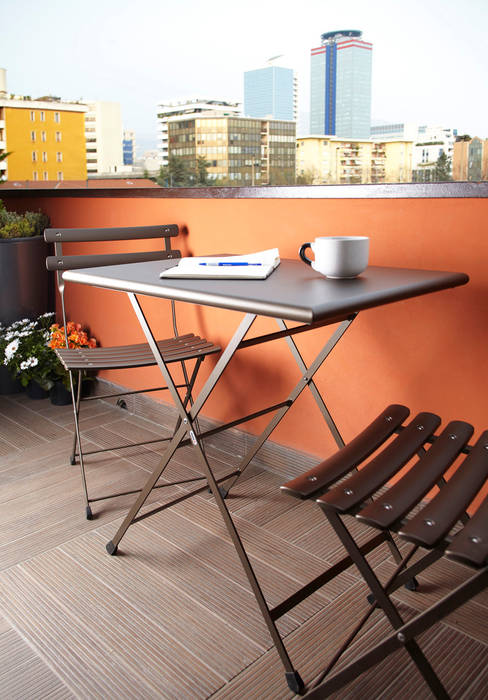 VIA CIPRO, Flussocreativo Design Studio Flussocreativo Design Studio Modern balcony, veranda & terrace