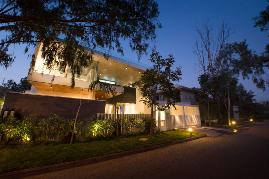 Residence at H2, Balan & Nambisan Architects Balan & Nambisan Architects Modern houses