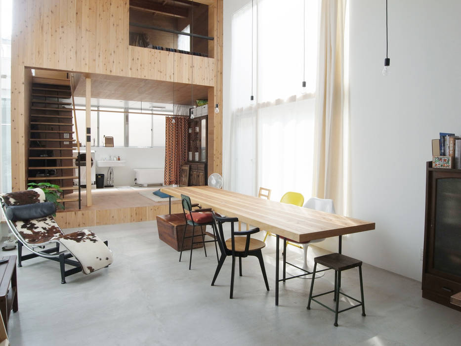 House in Sakuradai, 鈴木淳史建築設計事務所 鈴木淳史建築設計事務所 Scandinavian style living room Wood Wood effect Stools & chairs