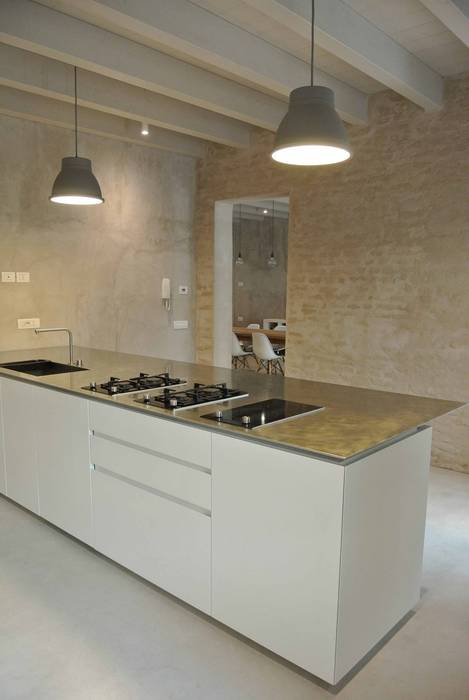 Cucina Minimal per una residenza privata a Mantova sulle sponde del lago superiore., Entrata Libera 48 Entrata Libera 48 Interior design