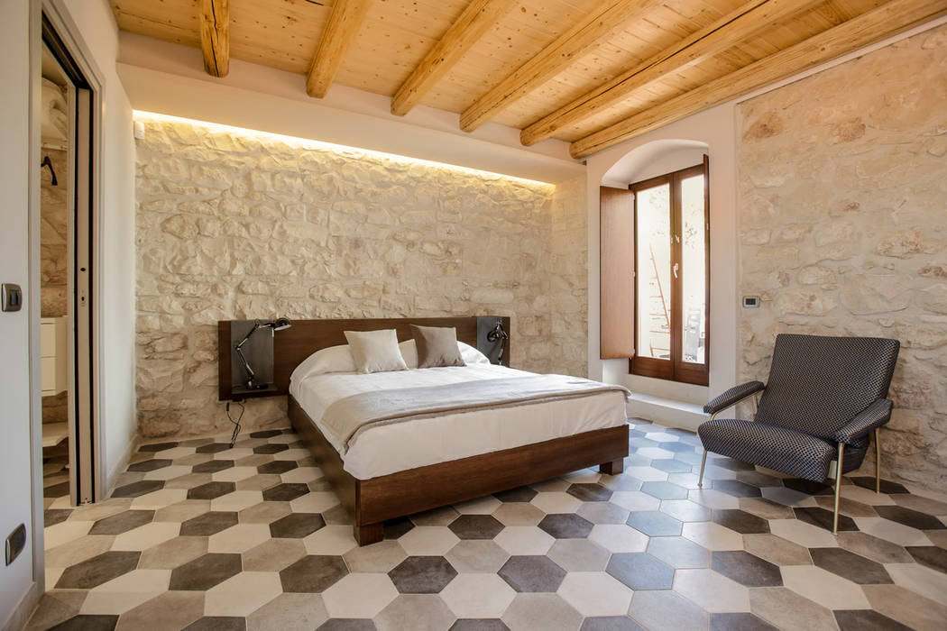 Casa Salina: Un antico caseggiato rurale risalente alla fine dell'800, Viviana Pitrolo architetto Viviana Pitrolo architetto Kamar Tidur Gaya Country