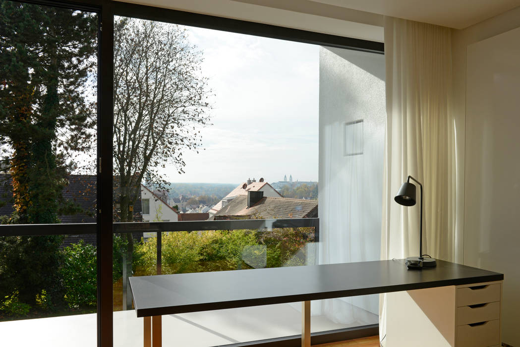 Villa in Freising , Herzog-Architektur Herzog-Architektur Modern balcony, veranda & terrace