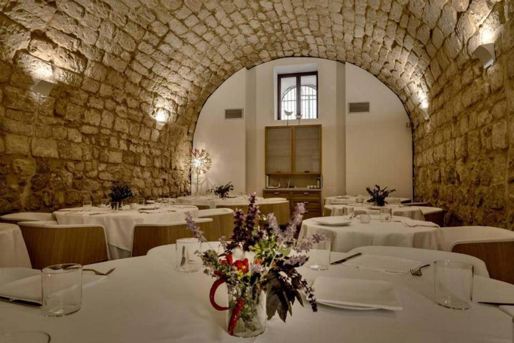 SATRA RISTORANTE, ARCH. FRANCESCA TIMPERANZA ARCH. FRANCESCA TIMPERANZA Spazi commerciali Gastronomia