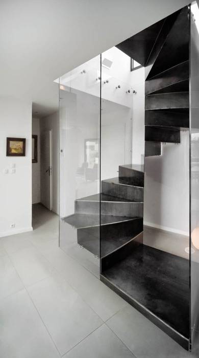 Escalier BOX PLEXI, Atelier MaDe Atelier MaDe Minimalistyczny korytarz, przedpokój i schody