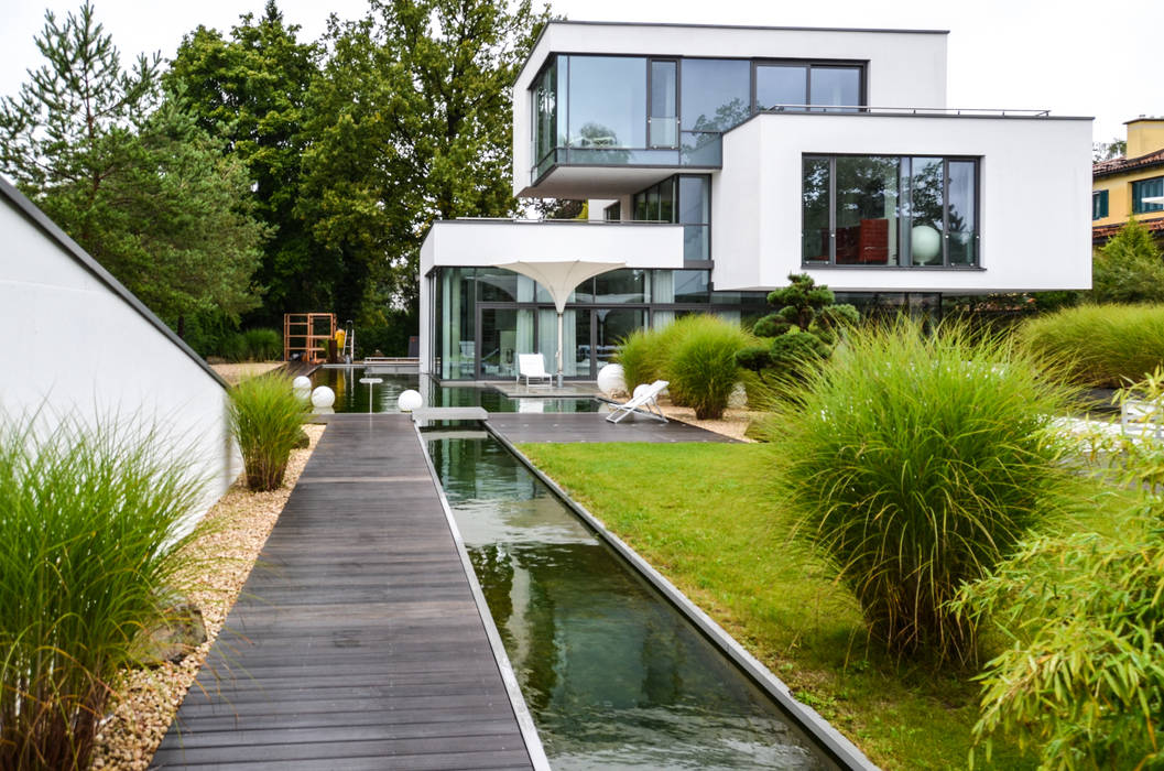 Modern By Design Garten Alfred Hart Design Gartenhaus Und Balkonschraenke Aus Augsburg Modern Homify