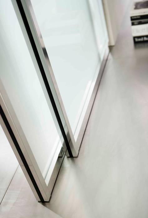 LESS, MOVI ITALIA SRL MOVI ITALIA SRL Modern style doors Doors