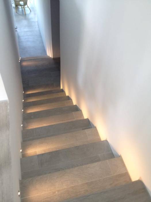 Reforma y ampliación de una vivienda unifamiliar en Ibiza, Ivan Torres Architects Ivan Torres Architects Modern Corridor, Hallway and Staircase