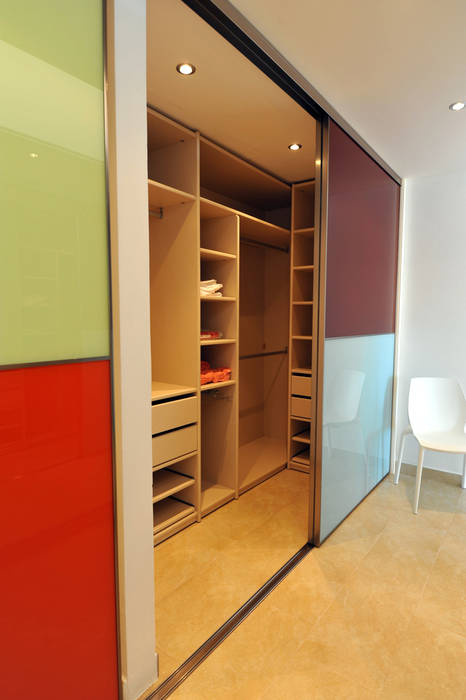 Loft, Ivan Torres Architects Ivan Torres Architects Modern style dressing rooms