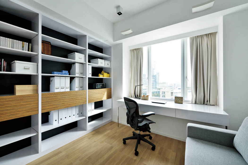 Harbour Green, Millimeter Interior Design Limited Millimeter Interior Design Limited Study/office Property,Furniture,Shelf,Interior design,Wood,Comfort,Floor,Flooring,Shelving,Window