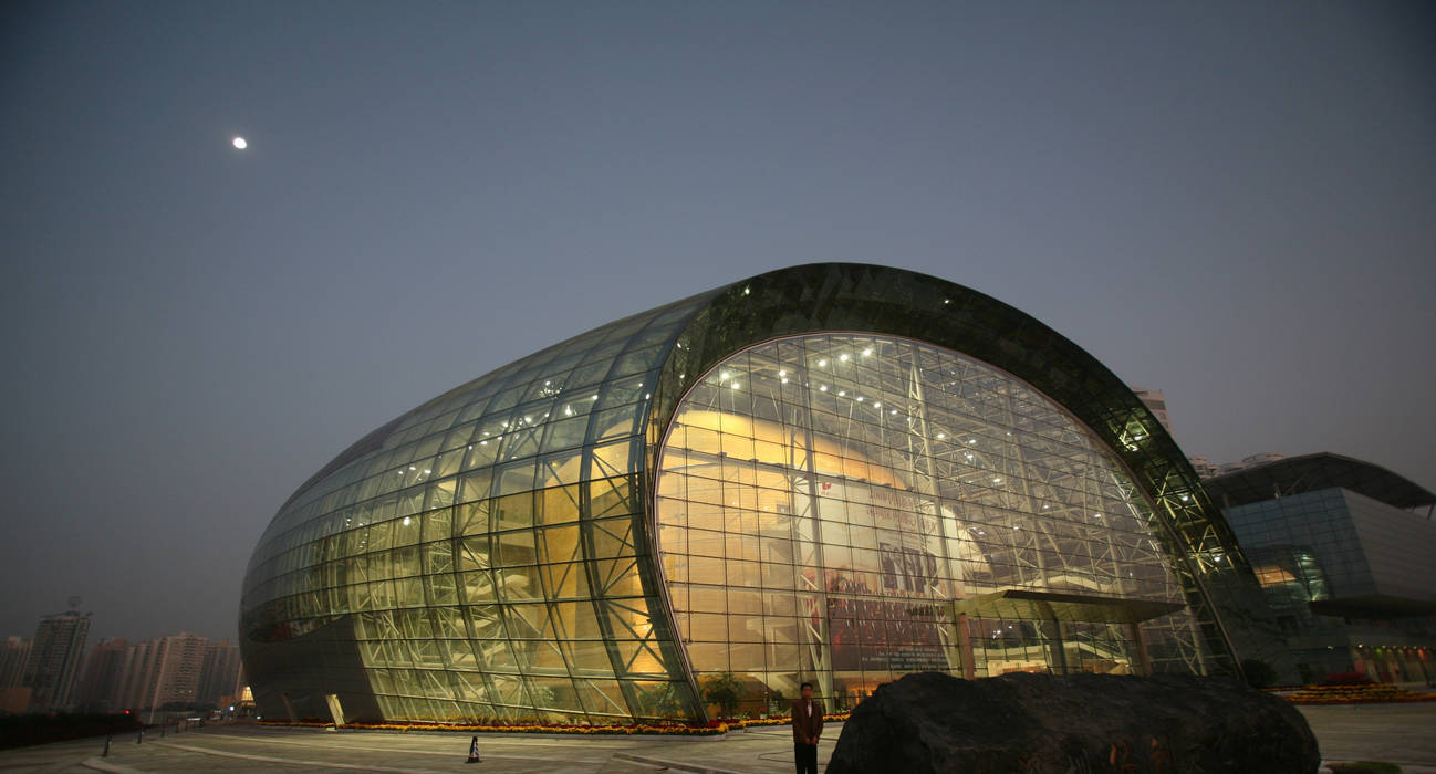 Poly Theatre, atelier blur / georges hung architecte d.p.l.g.: modern by atelier blur / georges hung architecte d.p.l.g., Modern Sky,Moon,Building,Tints and shades,Astronomical object,Facade,City,Event,Plant,Headquarters