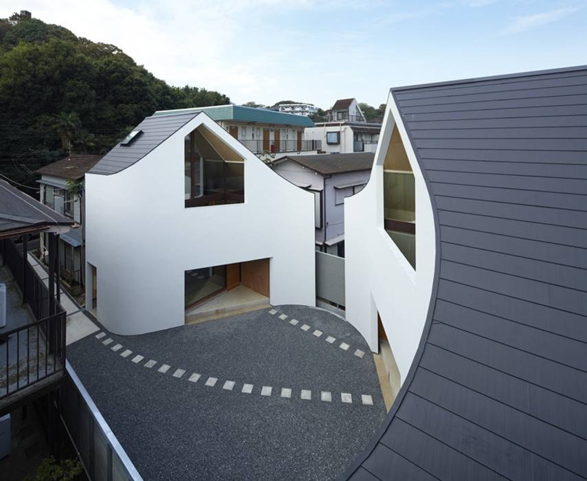 A House Made of Two, Naf Architect & Design Naf Architect & Design モダンな 家