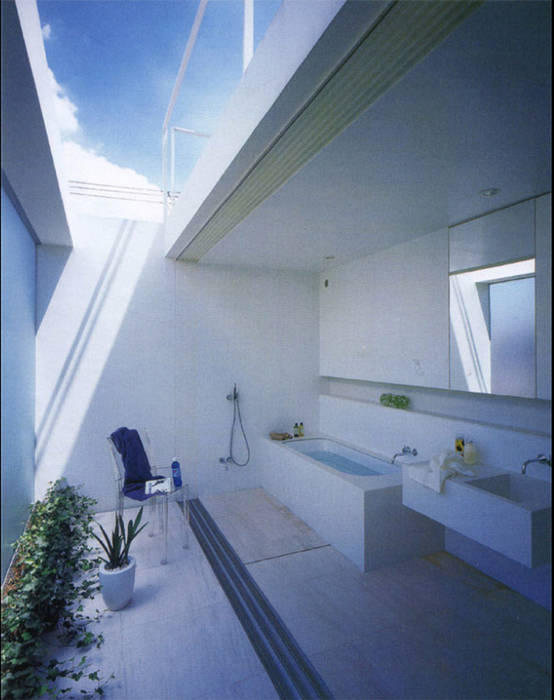 暖炉の家, Shinichi Ogawa & Associates / urbanist architect Shinichi Ogawa & Associates / urbanist architect ミニマルデザインの リビング 照明