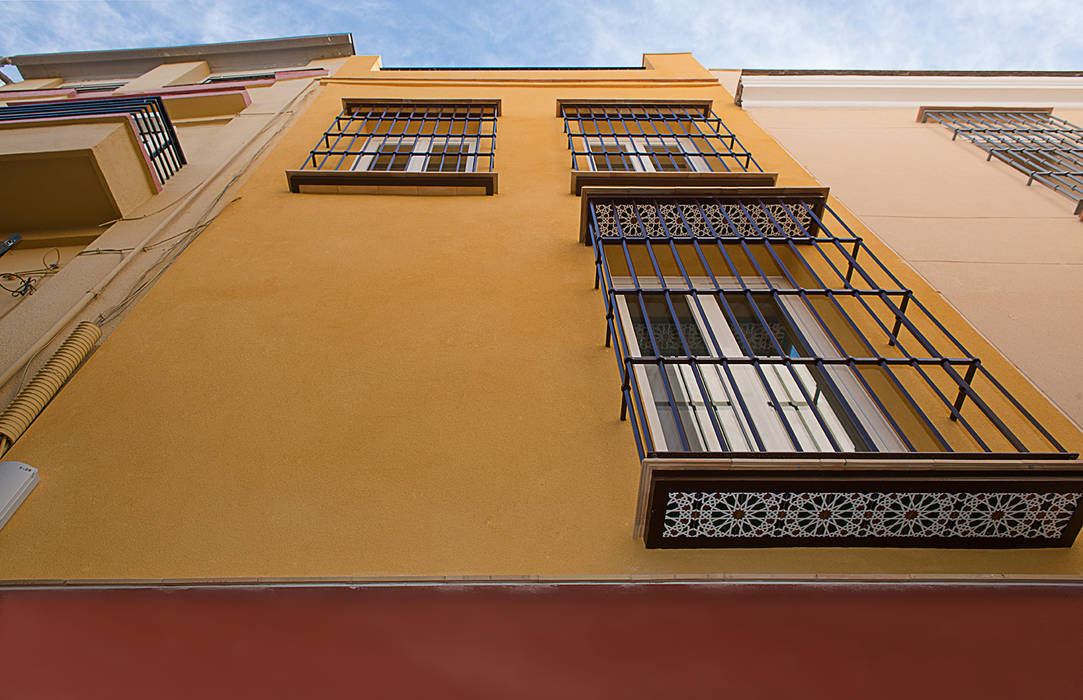 Vivienda unifamiliar en calle Arrayán, Sevilla, Ardes Arquitectos Ardes Arquitectos Otros espacios Accesorios para los animales